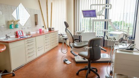 Behandlungsraum Zahnarztpraxis Röhner